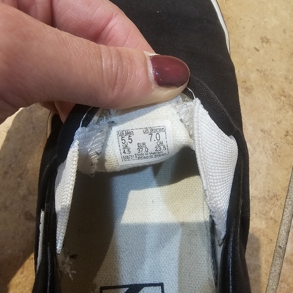 Vans Black Slip-On Size 5.5 (Big Boy) Shoes - Picture 2 of 4